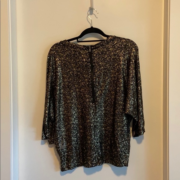 3/$25 - Vero Moda Glittery Gold Top - Picture 2 of 3